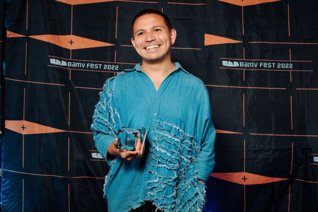 Lista completa de videos ganadores en Los Premios BAMV Fest 2022 - Frame still del videoclip