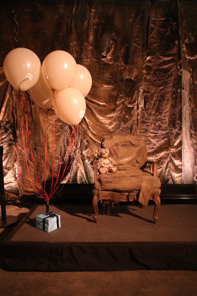 El universo visual de “Por cesárea” de Dillom - Frame still del videoclip