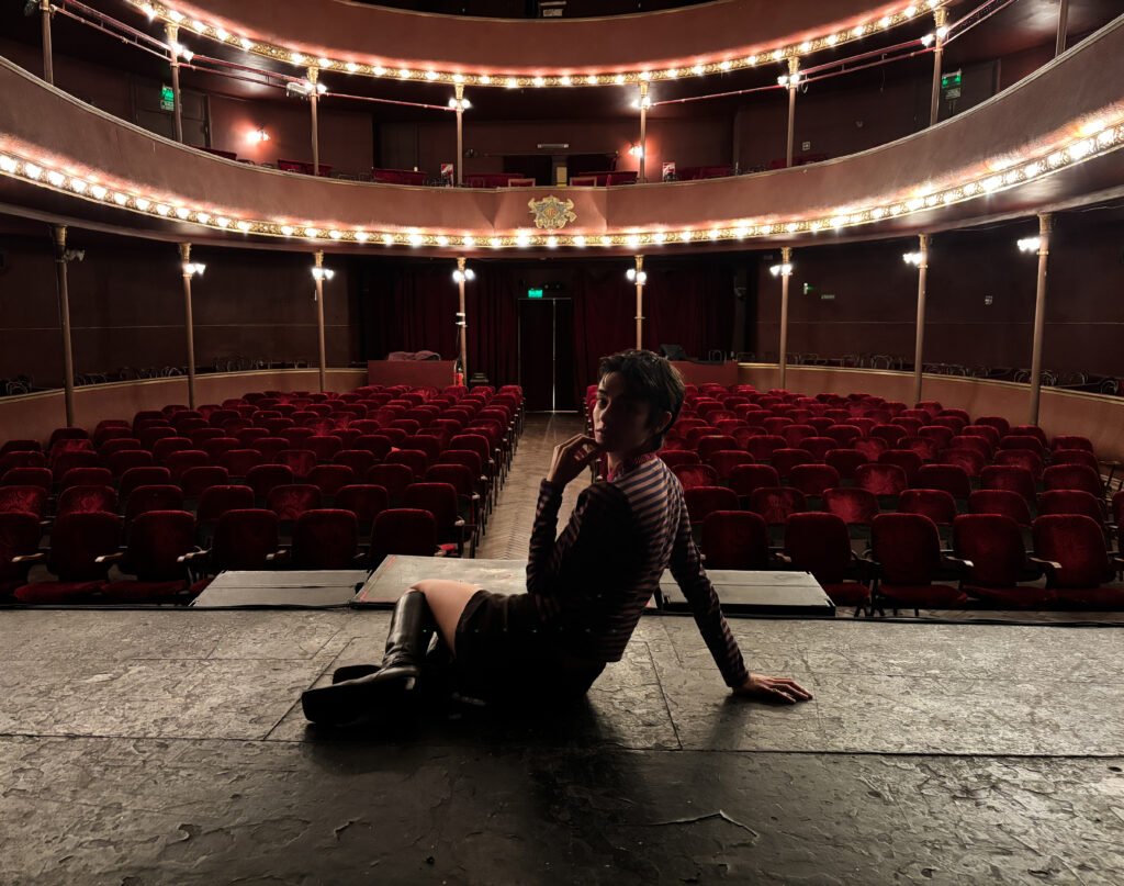 Zoe Gotusso suma nuevas funciones de su tour "Pequeños Conciertos" por entradas agotadas - Frame still del videoclip