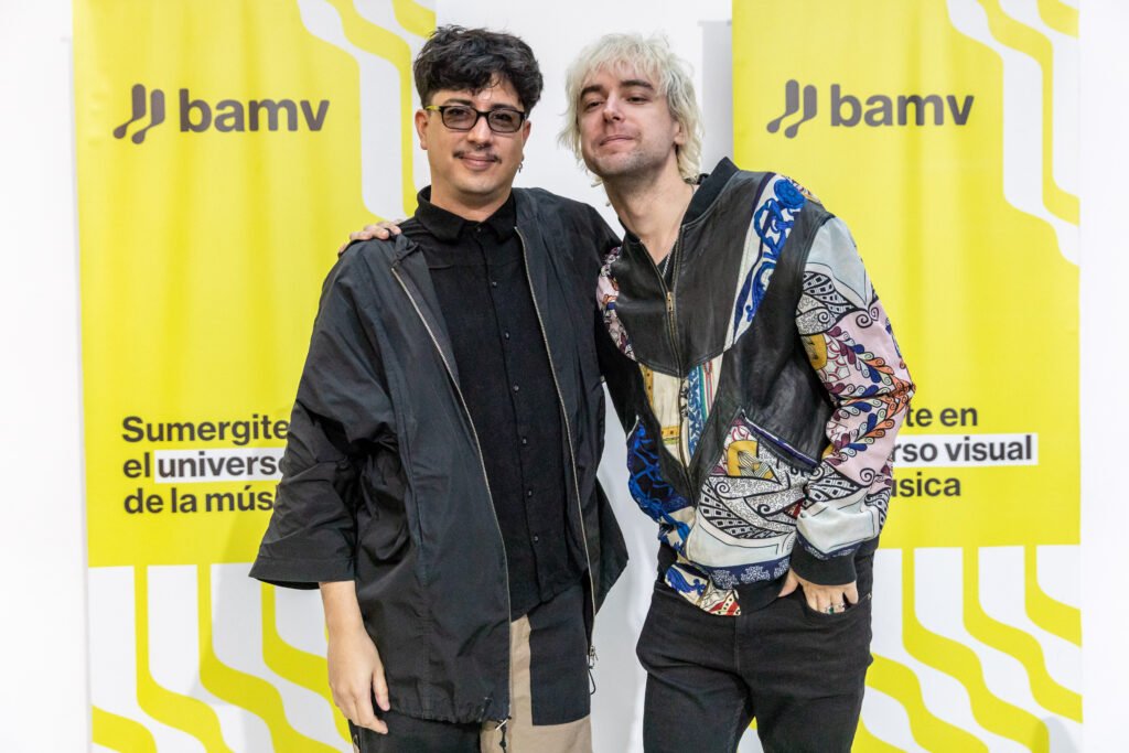 Diseño de identidad visual en la música: un viaje creativo junto a Benito Cerati y Gonxa Alipaz - Frame still del videoclip