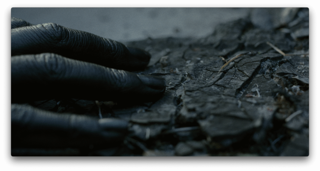 Un viaje hacia la transformación con “Azul” de Ambik - Frame still del videoclip