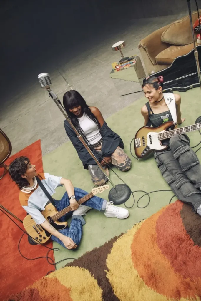 Insights - Frame still del videoclip