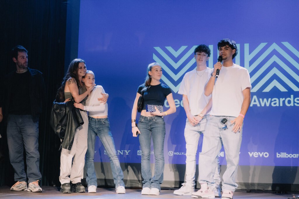 Videoclip Italia Awards 2025: creadores independientes dominan la cuarta edición en Milán - Frame still del videoclip