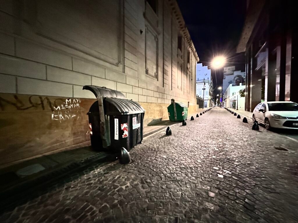 Rodaje de guerrilla en "Autoestima" lo nuevo de Marilina Bertoldi - Frame still del videoclip