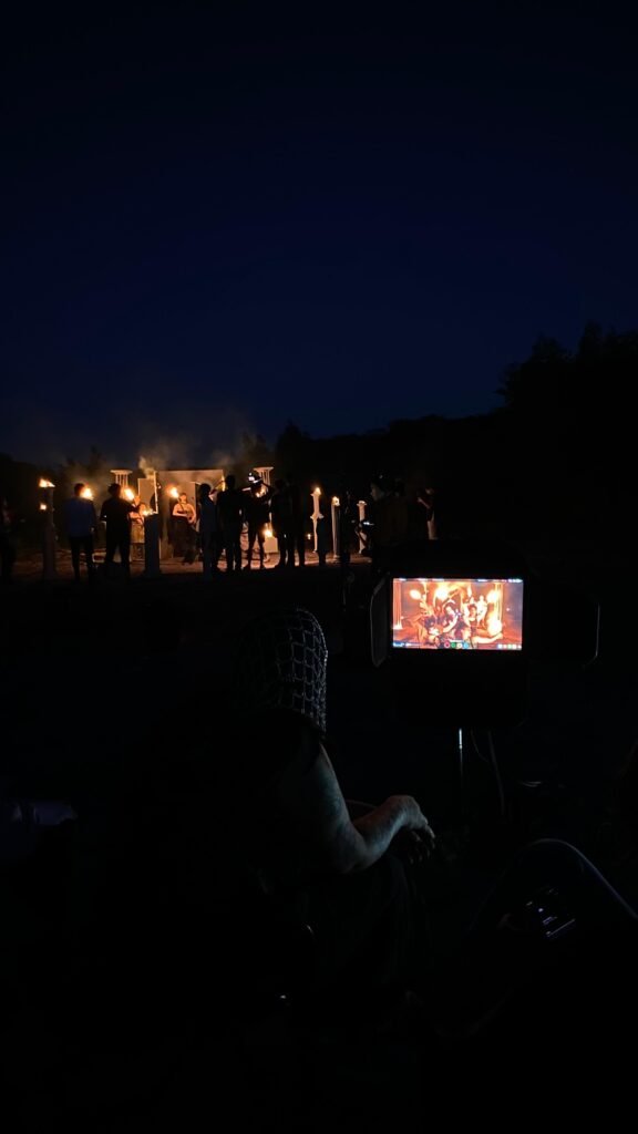 El videoclip "Altar" de Luz Gaggi explora el empoderamiento en su narrativa visual - Frame still del videoclip