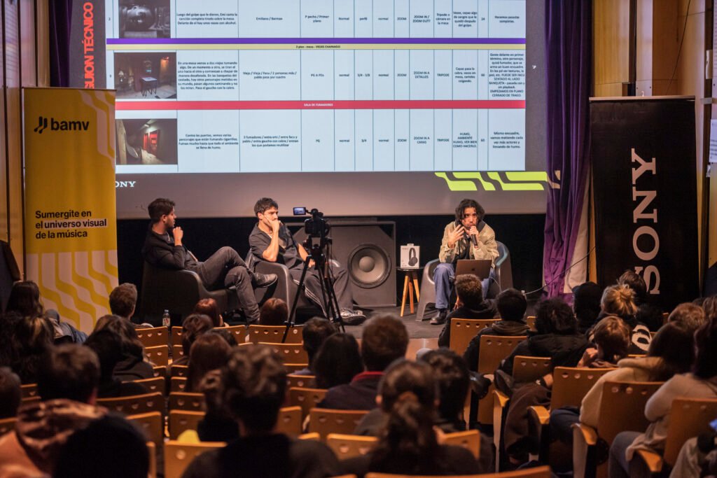 Insights - Frame still del videoclip