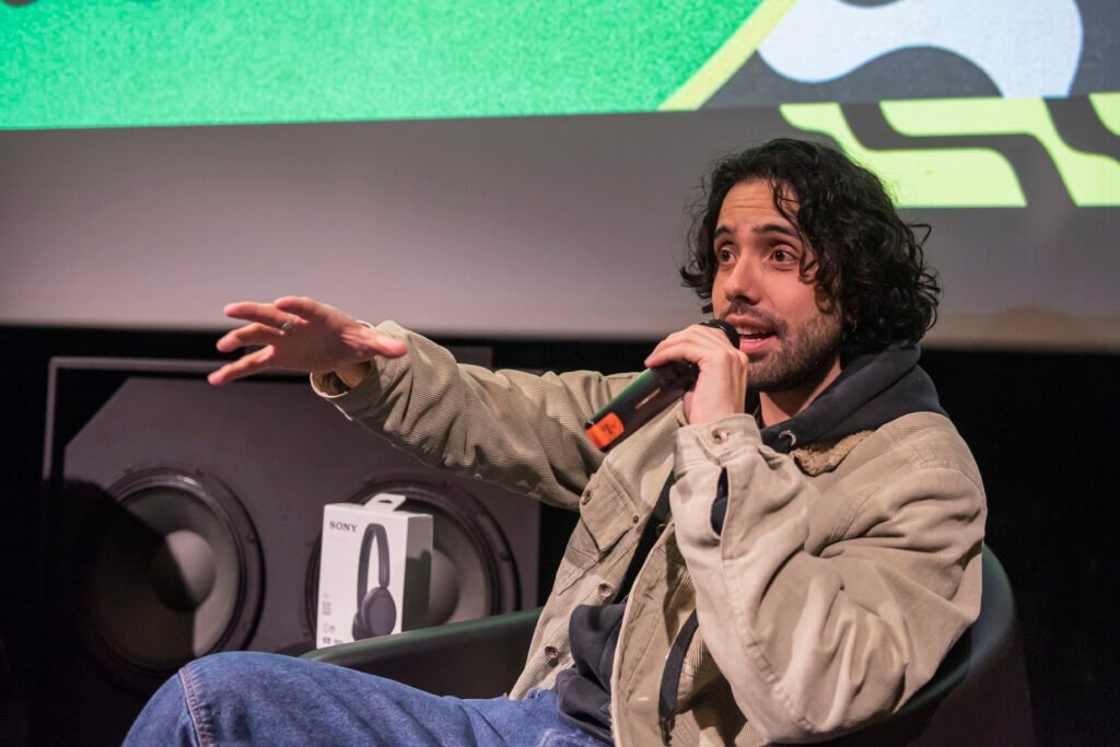 El Zar y Juan Manuel Pinzón exploran el proceso creativo del videoclip en la FUC - Frame still del videoclip