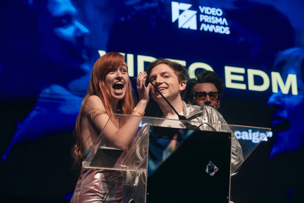 Acerca de - Frame still del videoclip